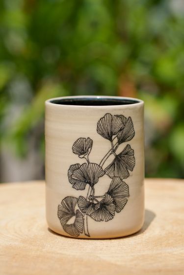 Les transferts pour poterie habillent en un clin d'oeil les pi&egrave;ces les plus simples.